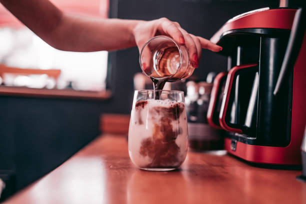 How to Make Iced Coffee at Home: Fast & Delicious Guide 2025