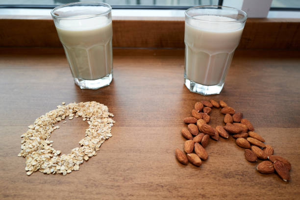 Oat Milk vs. Almond Milk: Best Dairy-Free Coffee Pairings