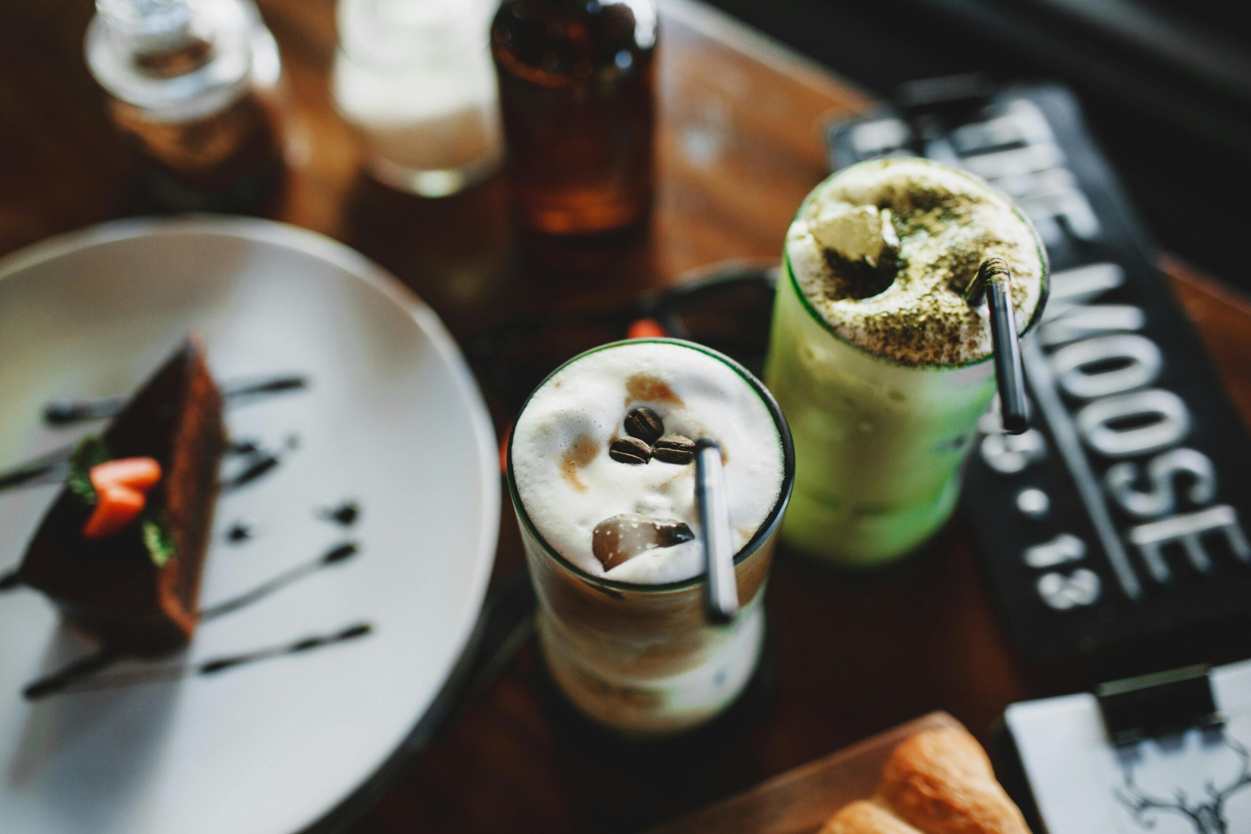 Iced Matcha Latte vs Iced Coffee: Which Is Healthier?